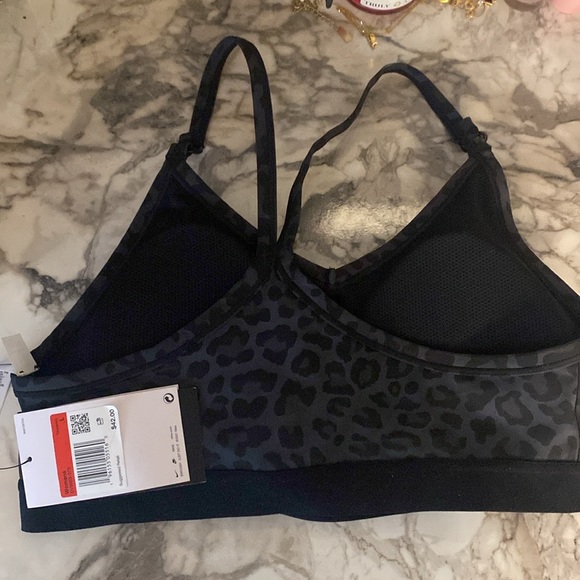 NWT Nike cheetah print sports bra. Size large - Picture 2 of 4